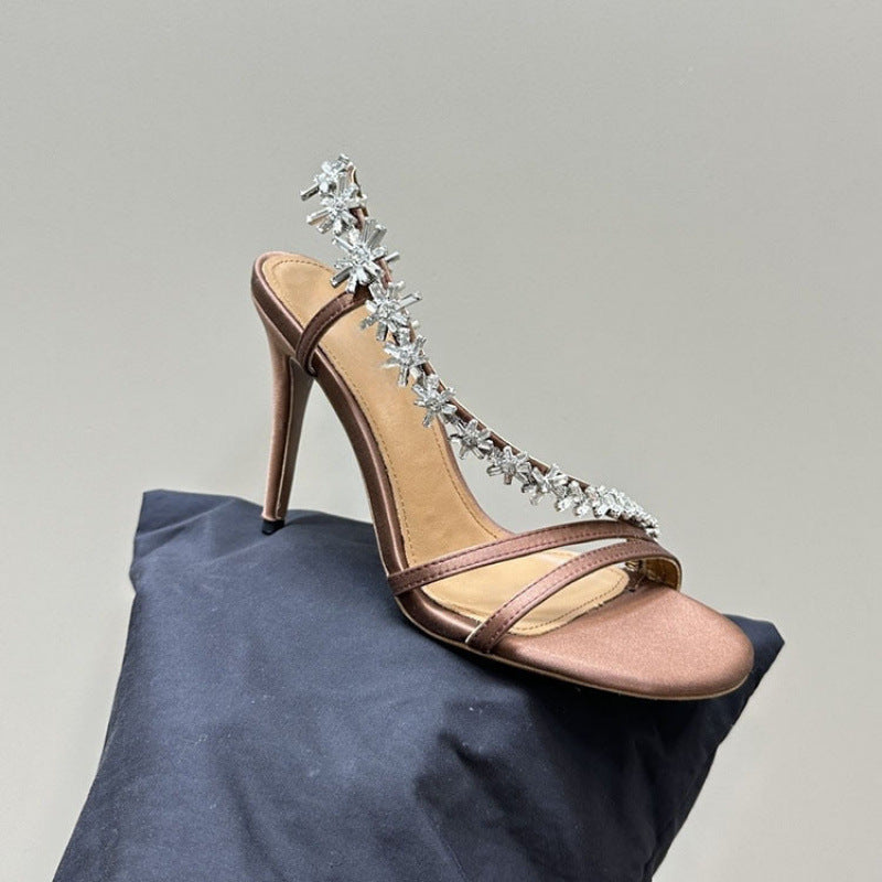 Sandales à Talons Bijoux – Élégance de Soirée